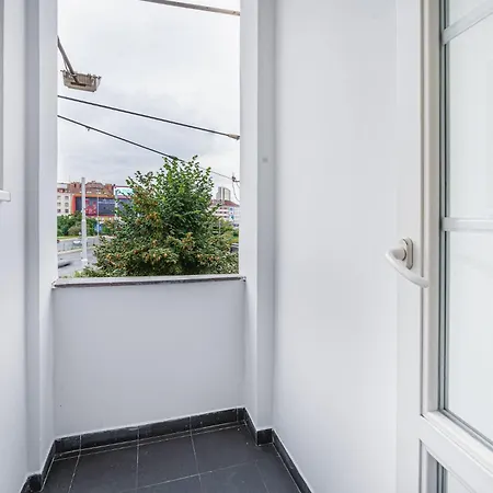 In Center Of With Balcony