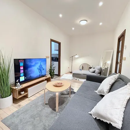 Apartment In Center Of With Balcony